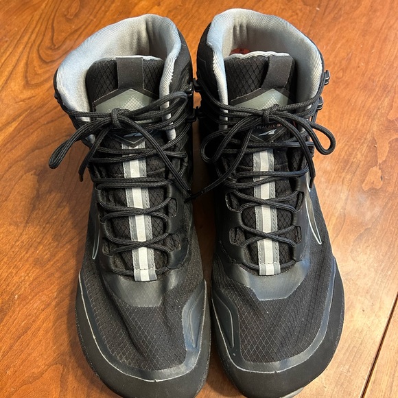 ALTRA Black Mid Sneaker ALL-WTHR Boots, 10.5 - Picture 9 of 10